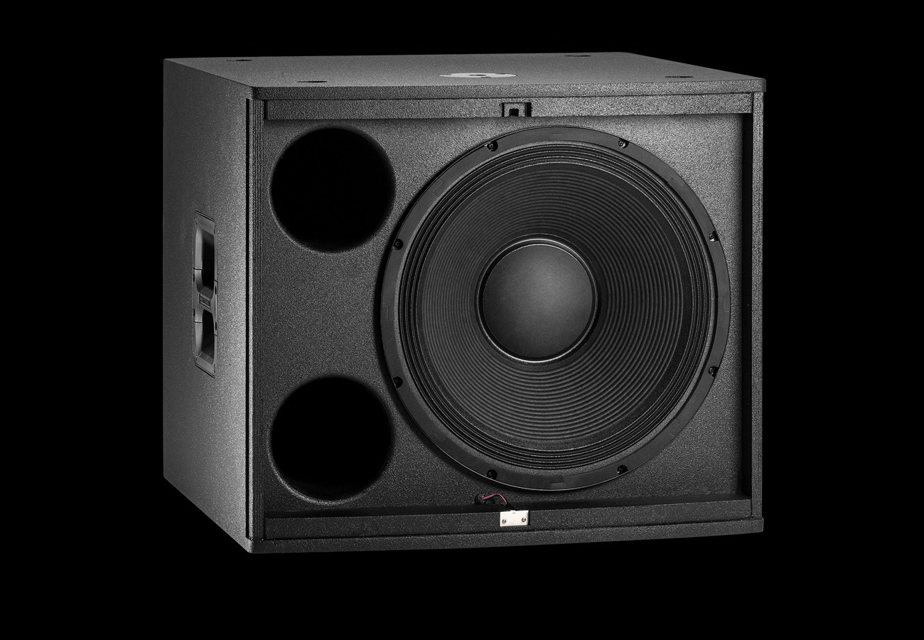 JBL EON 618s Side